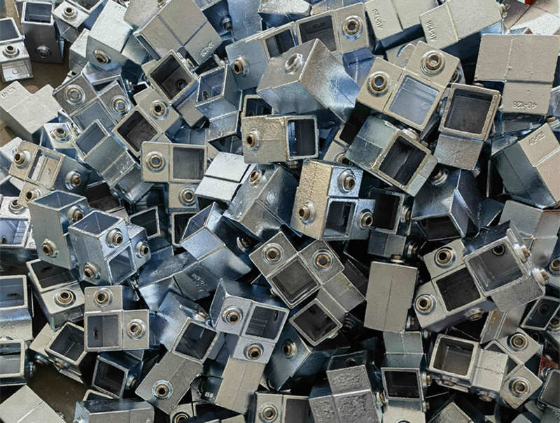 Malleable iron square pipe clamp fittings